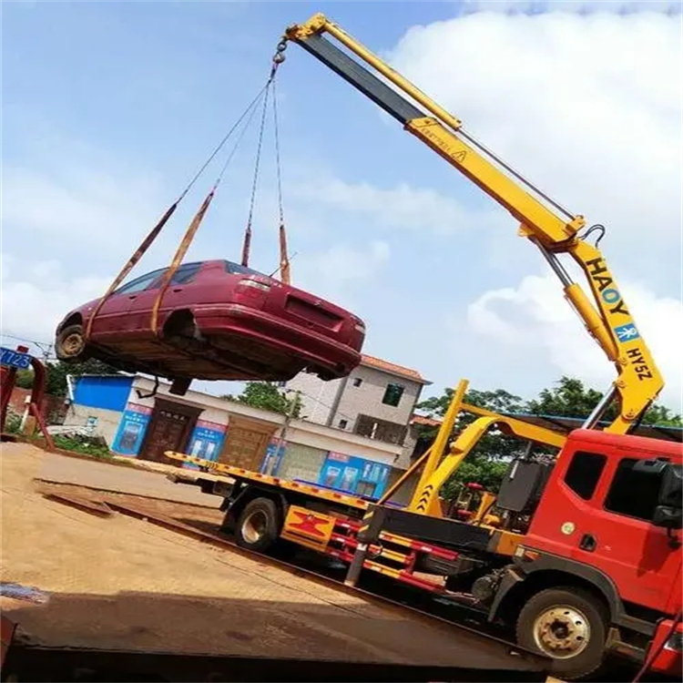 南昌青山湖吊车吊汽车的正确方法